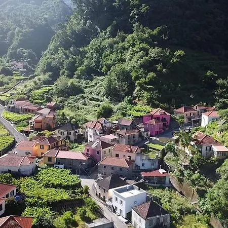 Refugio Da Ribeira Дом отдыха *